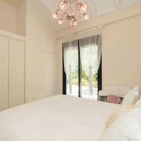 Stunning 6-bedroom In Guadalmina Baja *