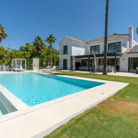 Stunning 6-bedroom In Guadalmina Baja Villa Marbella