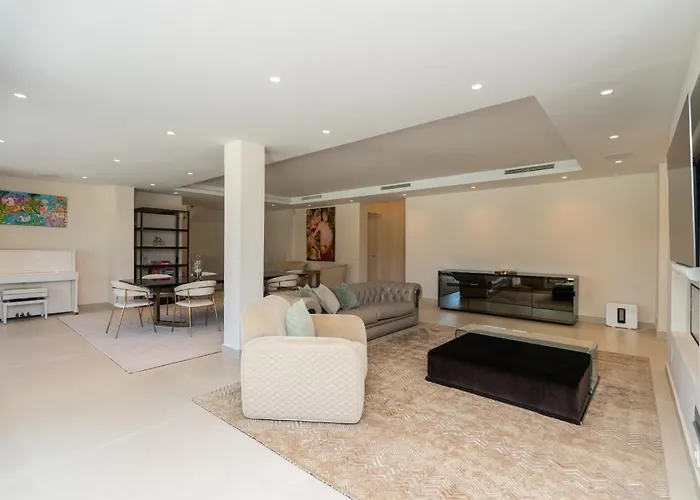 Stunning 6-bedroom In Guadalmina Baja 빌라 *
