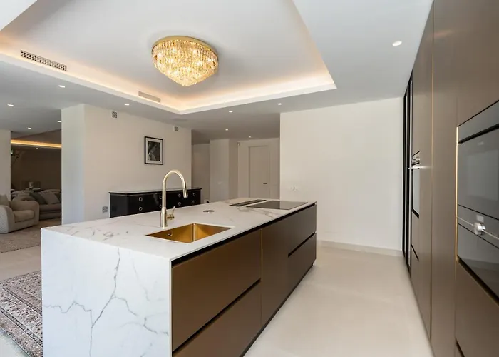Stunning 6-bedroom In Guadalmina Baja 마르베야
