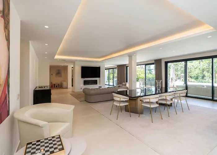 빌라 Stunning 6-bedroom In Guadalmina Baja *