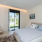 Stunning 6-bedroom In Guadalmina Baja *