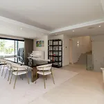 Stunning 6-bedroom In Guadalmina Baja ماربيا