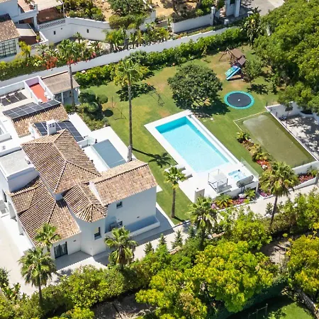 Stunning 6-bedroom In Guadalmina Baja *