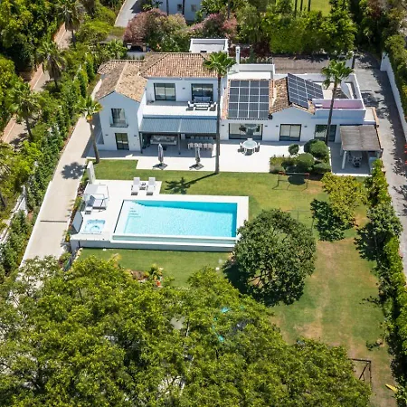 Stunning 6-bedroom In Guadalmina Baja Villa Marbella