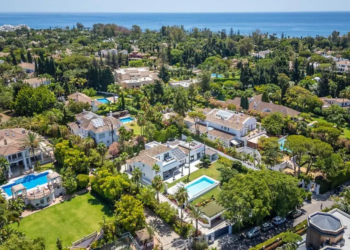 Stunning 6-bedroom In Guadalmina Baja *