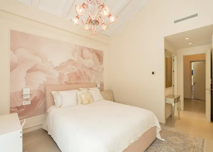Stunning 6-bedroom In Guadalmina Baja 别墅