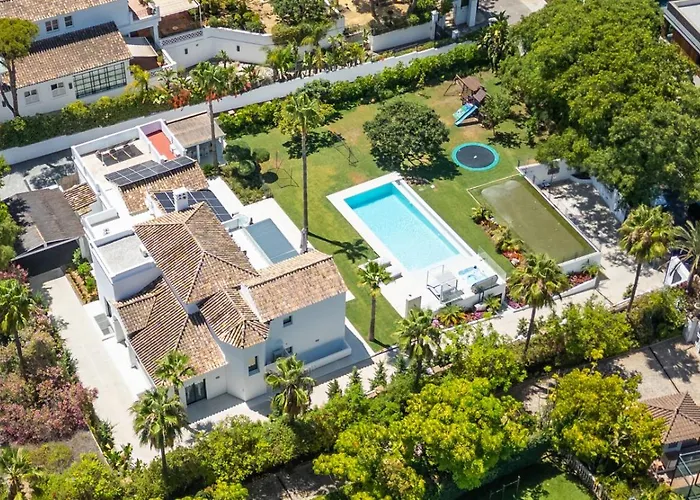 Stunning 6-bedroom In Guadalmina Baja *