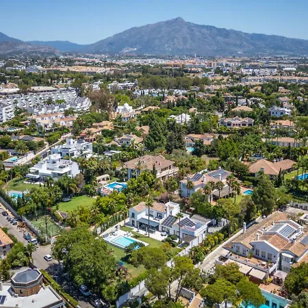 Stunning 6-bedroom In Guadalmina Baja Marbella