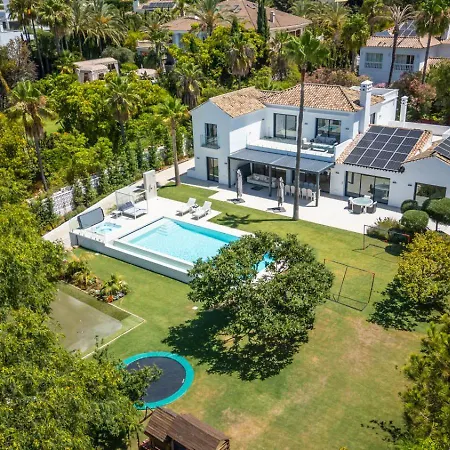 Stunning 6-bedroom In Guadalmina Baja * Marbella