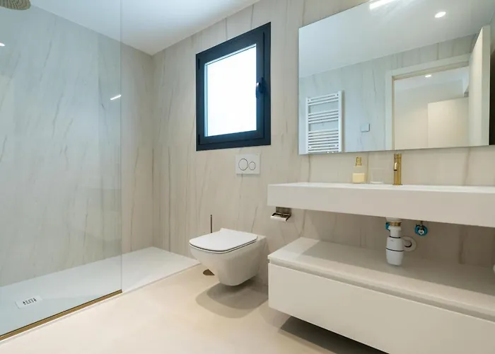 Stunning 6-bedroom In Guadalmina Baja