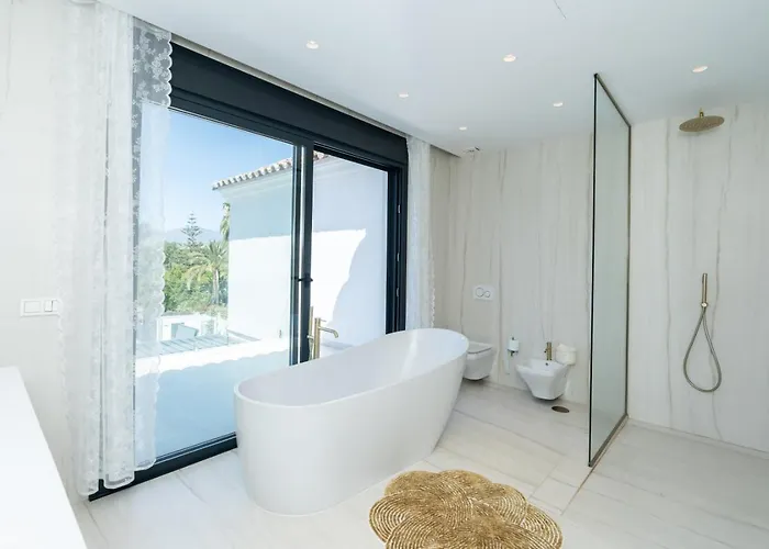 Stunning 6-bedroom In Guadalmina Baja Villa Marbella