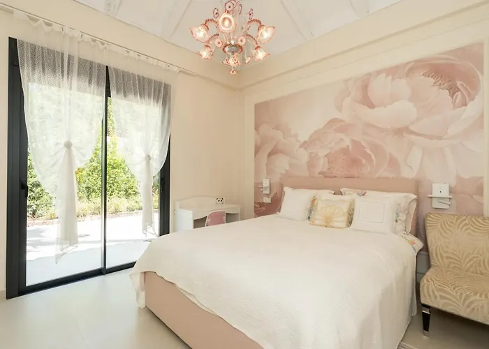 Stunning 6-bedroom In Guadalmina Baja Marbella