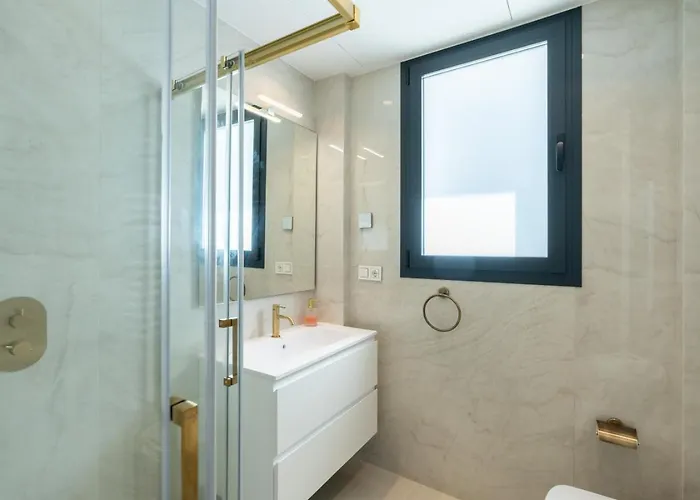 Stunning 6-bedroom In Guadalmina Baja Villa