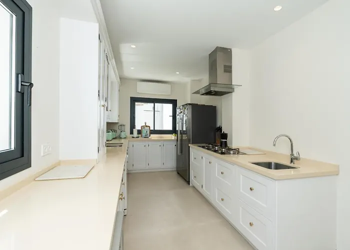 Stunning 6-bedroom In Guadalmina Baja Marbella