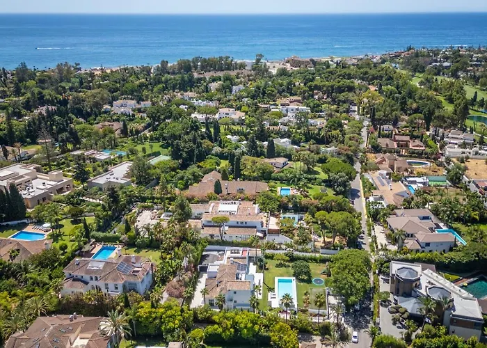 Stunning 6-bedroom In Guadalmina Baja Villa *