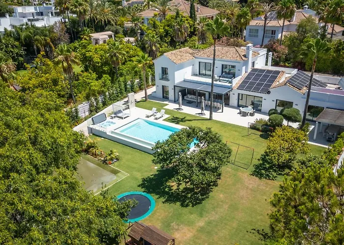 Stunning 6-bedroom In Guadalmina Baja * Marbella