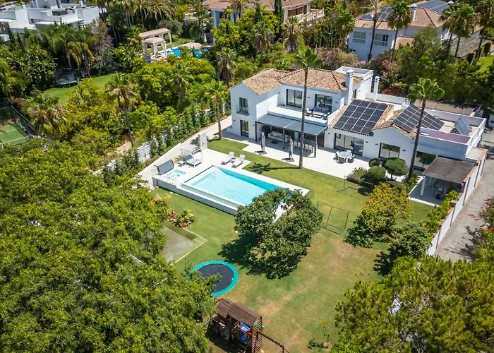 Stunning 6-bedroom In Guadalmina Baja Villa